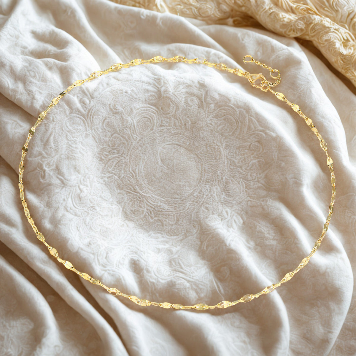 Multi Layered Choker Necklace - Gold - Perimeter 35cm + 3cm extender chain