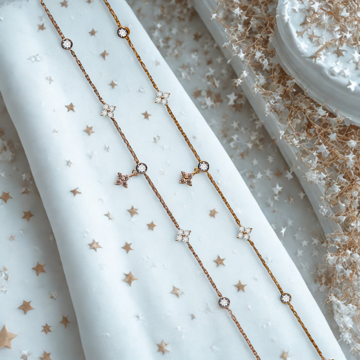 Flower Pendant Zircon Necklace - Gold
