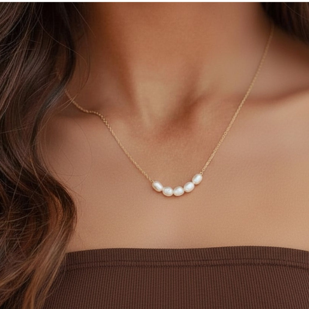 Five Pearl Necklace - Gold