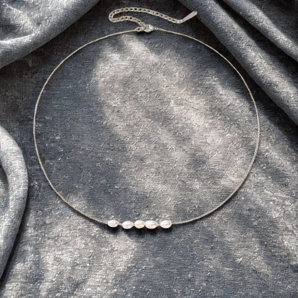 Five Pearl Necklace - Gold