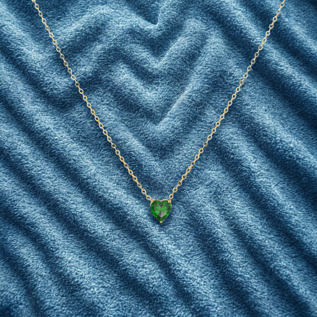 Herzanhänger aus Smaragd (grün) .... Halskette aus Zirkonia - Goldkette